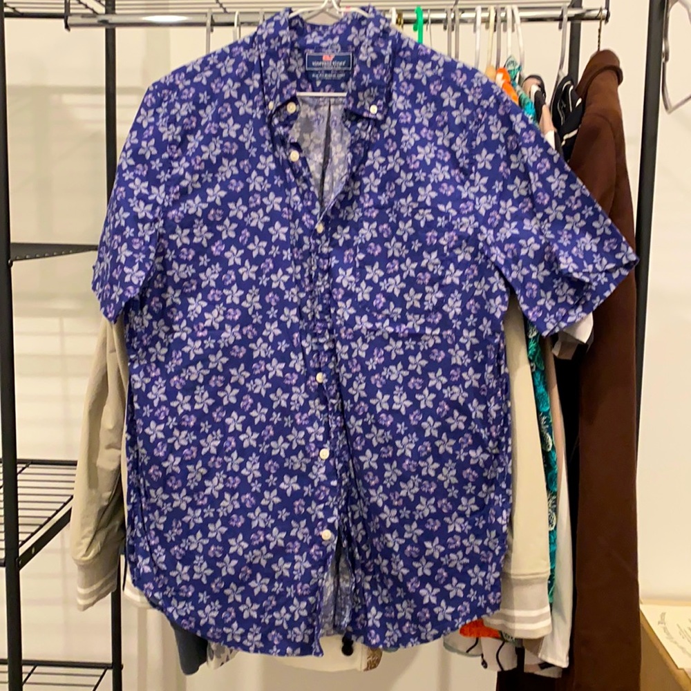 Men’s vineyard vines size M worn once